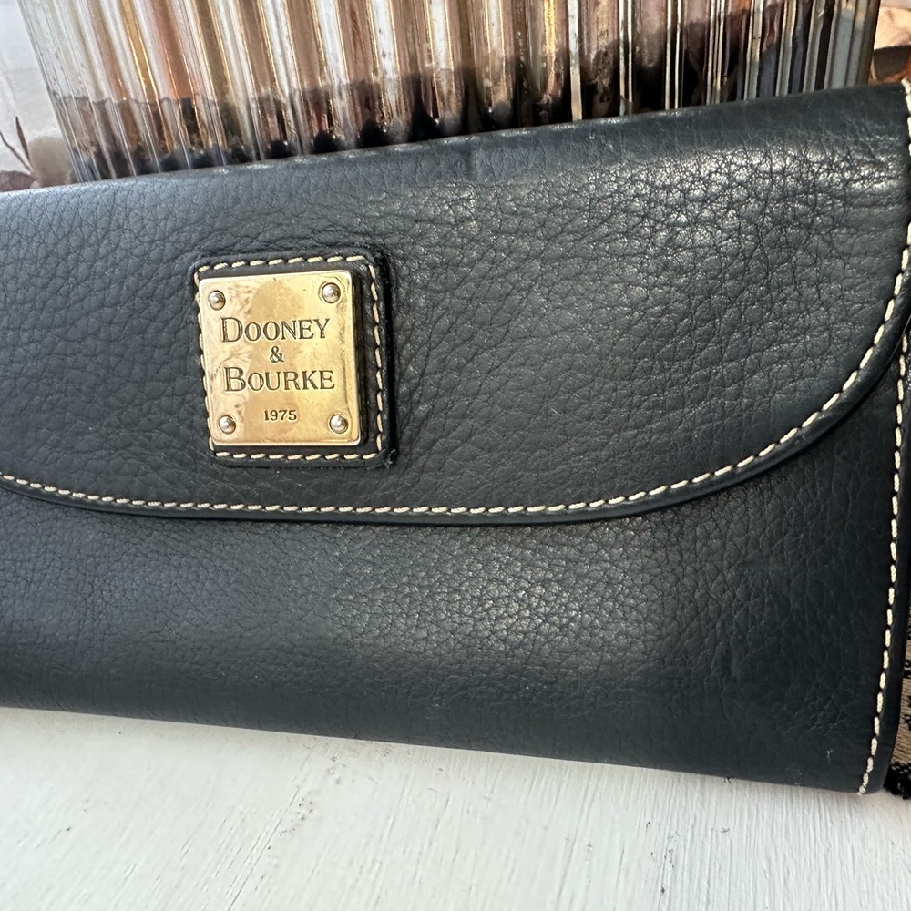 Dooney & Bourke Pebbled Black Leather Continental Clutch
